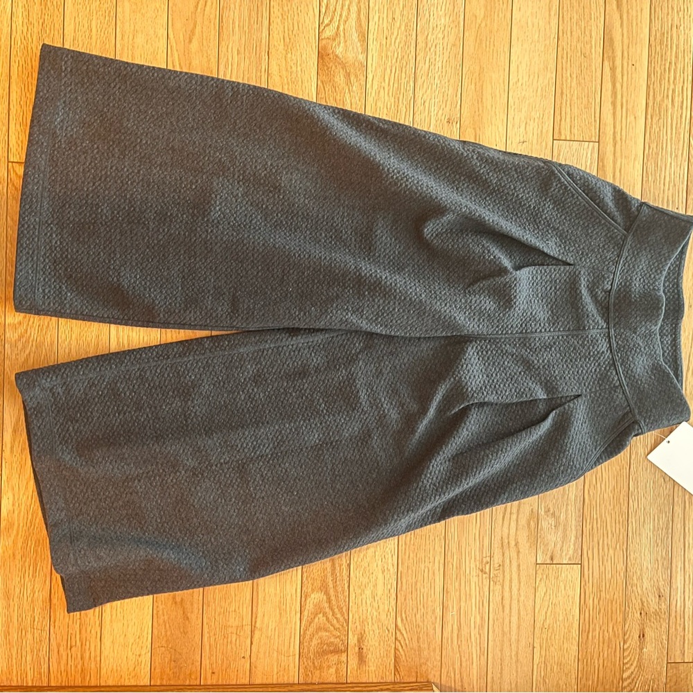 Lululemon can you feel the pleat crop